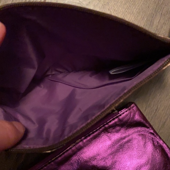 2 metallic zip up wristlet clutch purses - Picture 4 of 4